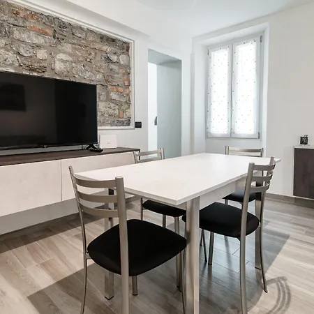 Olimpia Via Vitani - The House Of Travelers *