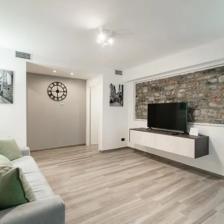 Olimpia Via Vitani - The House Of Travelers * Côme