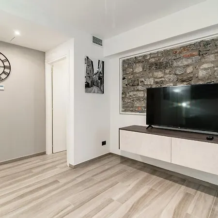 Olimpia Via Vitani - The House Of Travelers