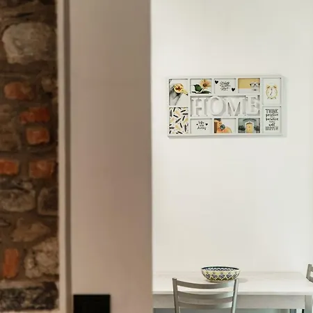 Olimpia Via Vitani - The House Of Travelers *